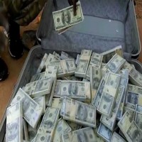 ﻿عمليات غسيل أموال واسعة يتعرض لها بنك غينيا المركزي على يد مهربين في دبي