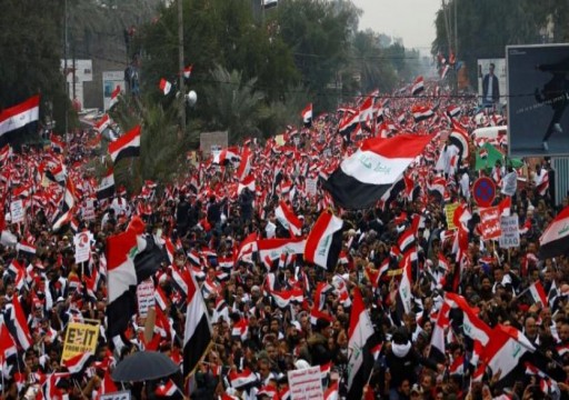 آلاف العراقيين يتظاهرون ضد الوجود العسكري الأمريكي