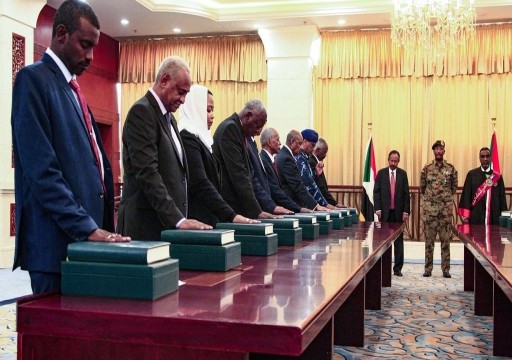 الحكومة السودانية الجديدة تؤدي اليمين الدستورية