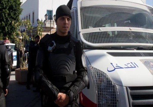 "الأمن التونسي" يفرق مئات المتظاهرين الرافضين لإجراءات سعيّد