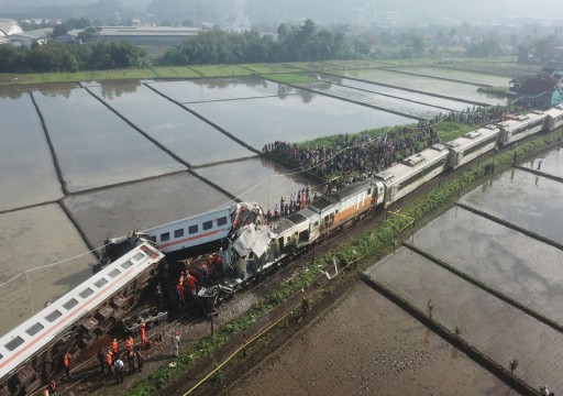 قتلى وجرحى في تصادم بين قطارين في إندونيسيا