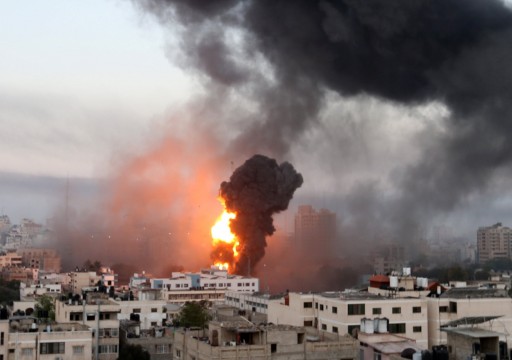 الاحتلال الإسرائيلي يشن سلسلة غارات عنيفة على مواقع مدنية في غزة