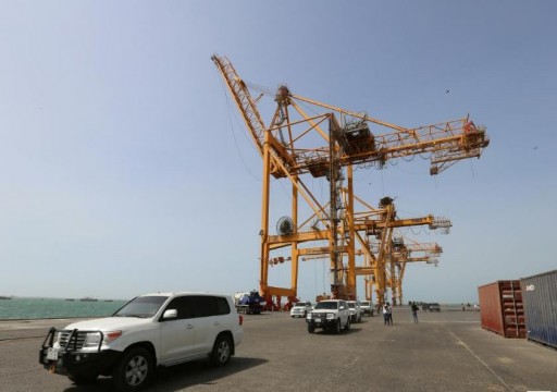 الحوثيون يتهمون التحالف باحتجاز 19 سفينة محروقات غربي اليمن