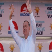استطلاع: أردوغان يتقدم على منافسيه
