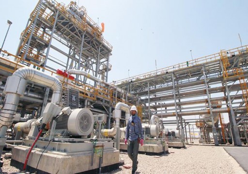 عمان تؤيد القيام بخفض أكبر لإنتاج النفط وسط تفشي كورونا