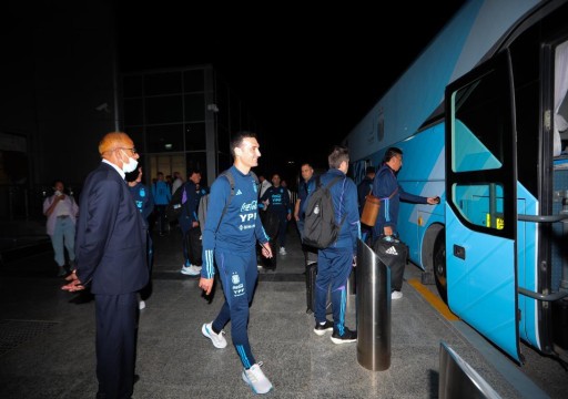 المنتخب الأرجنتيني يصل أبوظبي لإقامة آخر معسكر قبل انطلاق كأس العالم