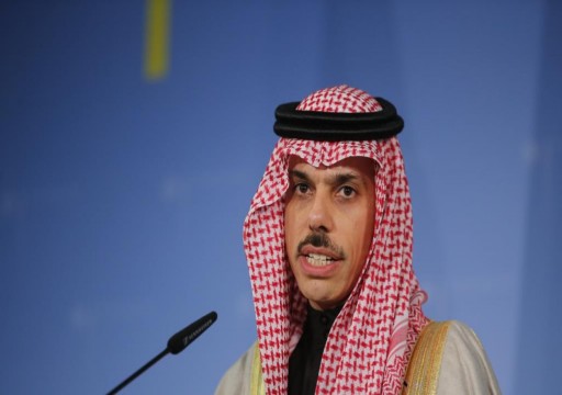 السعودية تطالب بحل سلمي في اليمن