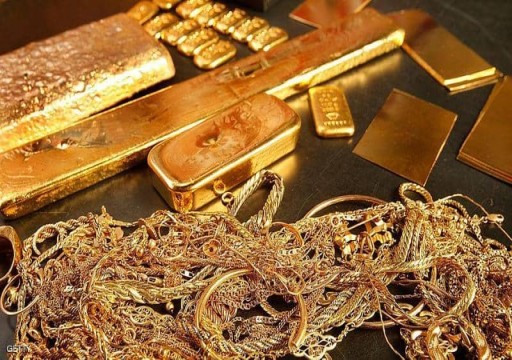 الذهب يسجل ذروة جديدة في تسعة أعوام مع تراجع الدولار