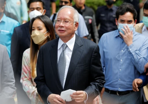 إيداع رئيس وزراء ماليزيا السابق السجن بعد تثبيت عقوبته في فضيحة الصندوق السيادي