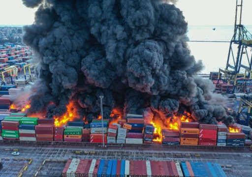 تركيا.. حريق ميناء إسكندرون متواصل منذ 24 ساعة جراء الزلزال