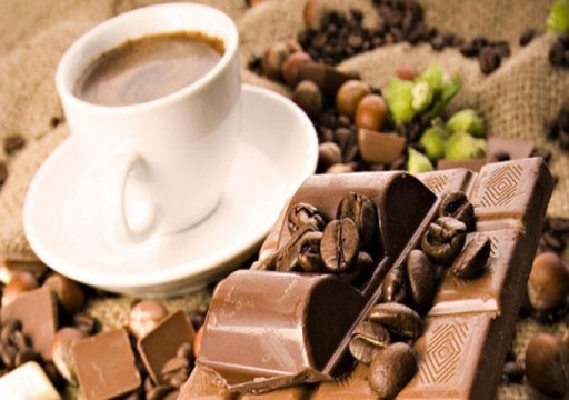 عالِم مرموق يكشف تأثير "القهوة والشوكولاتة" على صحة القلب