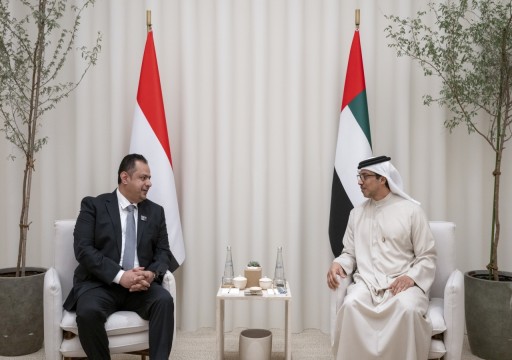 منصور بن زايد يبحث مع رئيس وزراء اليمن سبل تعزيز العلاقات