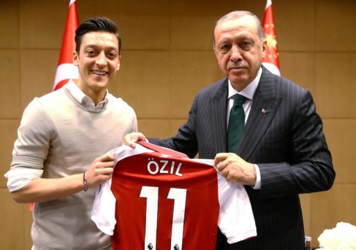 هل ينتقل أوزيل إلى الفريق المفضل لأردوغان في تركيا؟