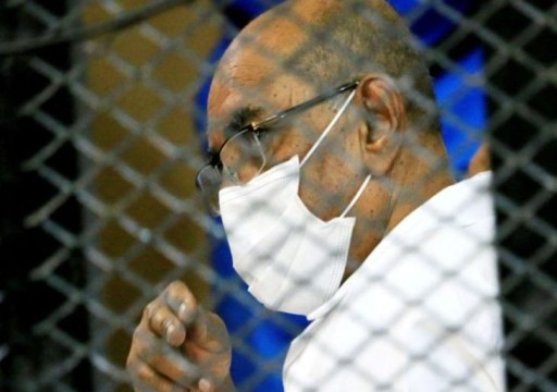 نقل الرئيس السوداني السابق البشير إلى العناية المركزة في "حالة خطرة"