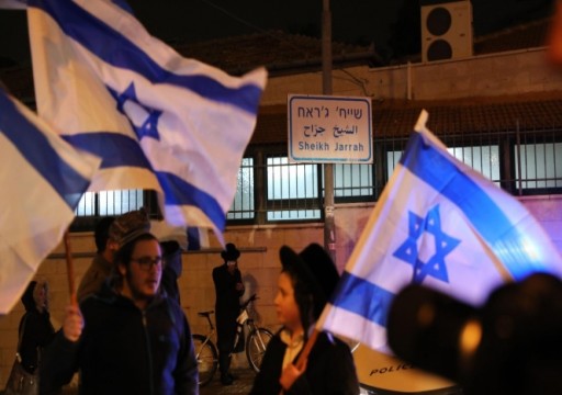 مستوطنون إسرائيليون يهتفون بشعارات معادية للعرب في القدس المحتلة
