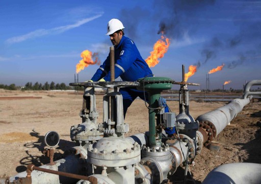 النفط يرتفع وسط غموض سياسي في الولايات المتحدة والشرق الأوسط