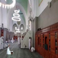 السعودية.. إنزال خطيب مسجد بالقوة من على المنبر لانتقاده الدولة