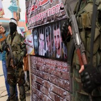 موقع إسرائيلي: هناك إمكانية لعقد صفقة تبادل أسرى مع حماس
