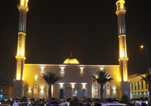 سعوديون يطالبون بفتح مكبرات الصوت في صلاة التراويح بالمساجد