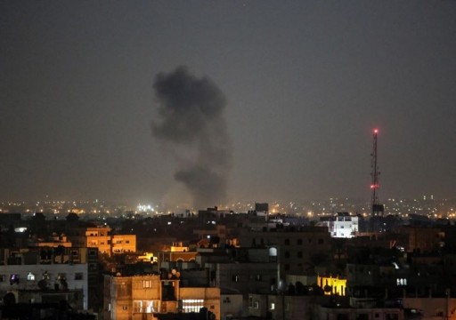 الاحتلال الإسرائيلي يطلق الرصاص على متظاهرين فلسطينيين وطائراته تقصف غزة