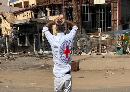 السودان.. إصابة عدد من ممثلي الصليب الأحمر بعد تعرض موكبهم لإطلاق نار