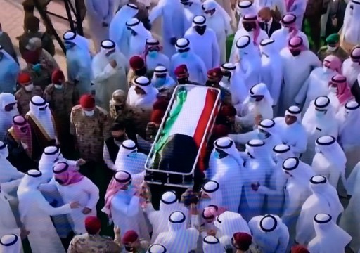 جثمان أمير الكويت الراحل يوارى الثرى في مقبرة شمال شرقي البلاد