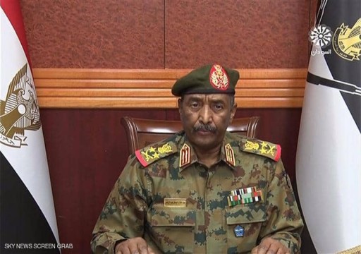 السودان.. "البرهان" يعلن الطوارئ وحل مجلسي السيادة والوزراء والحكومة تعتبره "انقلاباً عسكرياً"