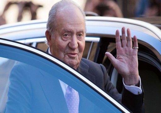 الملك الأب خوان كارلوس يغادر إسبانيا بسبب الفضائح المالية مع أنظمة ملكية خليجية