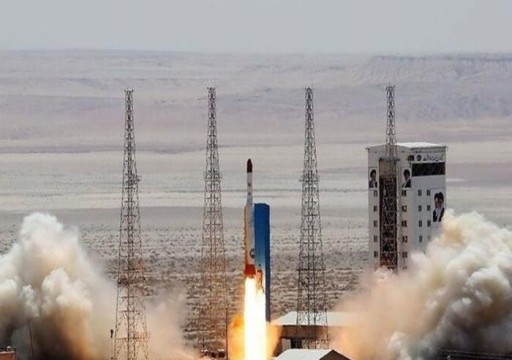 إيران تعلن إطلاق ثلاثة أقمار صناعية بشكل متزامن