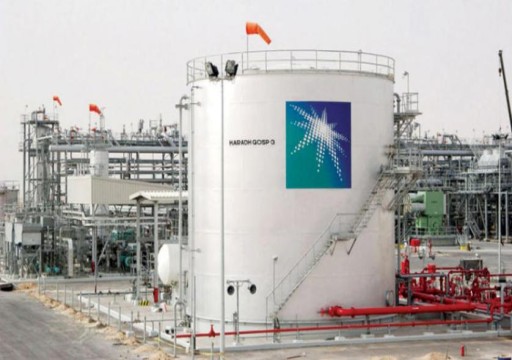السعودية تلوح بخفض إنتاج النفط مع تذبذب الأسواق