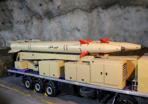 الحرس الثوري الإيراني يكشف عن صاروخ باليستي يتخطى مداه "إسرائيل"