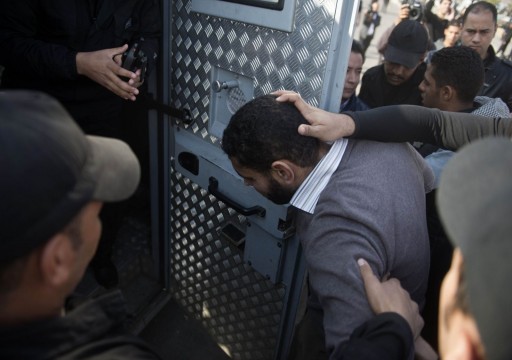 "رايتس ووتش": مصر تعتقل عائلات المعارضين أمام أعين حلفائها