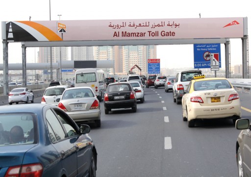 "رويترز": دبي تجري محادثات بشأن تمويل بدعم من إيرادات رسوم الطرق