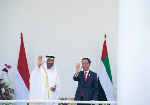 محمد بن زايد يبحث تعزيز علاقات التعاون مع الرئيس الإندونيسي
