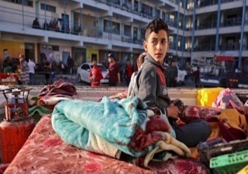 هرباً من القصف الوحشي للاحتلال.. 137 ألف نازح فلسطيني يلجئون لمدارس الأونروا في غزة