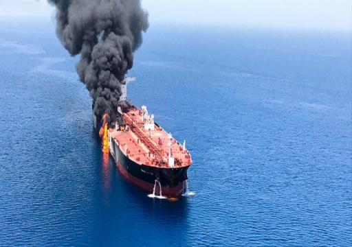 "فوكس نيوز": إيران تحتجز طاقم سفينة تعرضت لاعتداء في خليج عُمان