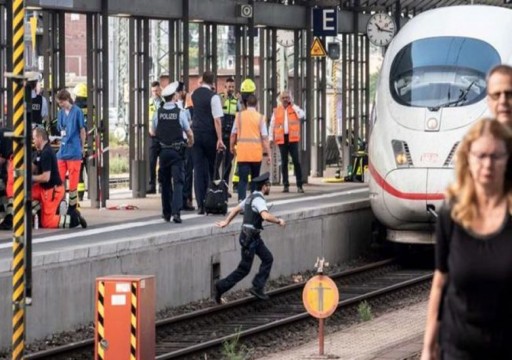 هجوم بسكين في قطار بألمانيا يسفر عن وقوع ثلاثة مصابين
