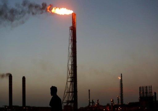 النفط يهوي 25% بفعل حرب الأسعار بين السعودية وروسيا