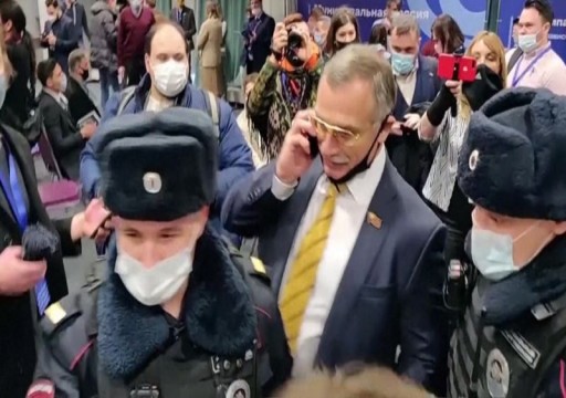 الشرطة الروسية تعتقل 200 شخص أثناء مداهمة مؤتمر للمعارضة في موسكو
