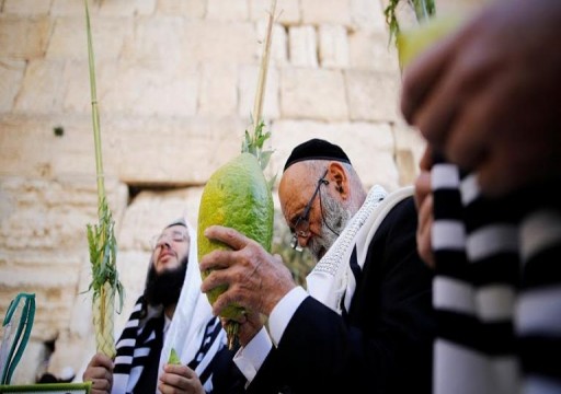 صحيفة إسرائيلية: أبوظبي ساعدت في نقل ثمار مقدسة للجالية اليهودية بإيران