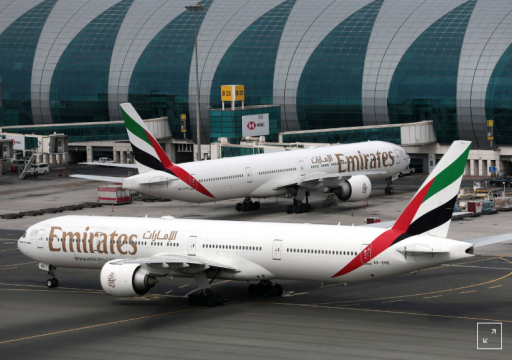 مصادر: طيران الإمارات تسرح مئات الطيارين وآلاف من أفراد أطقم ضيافة