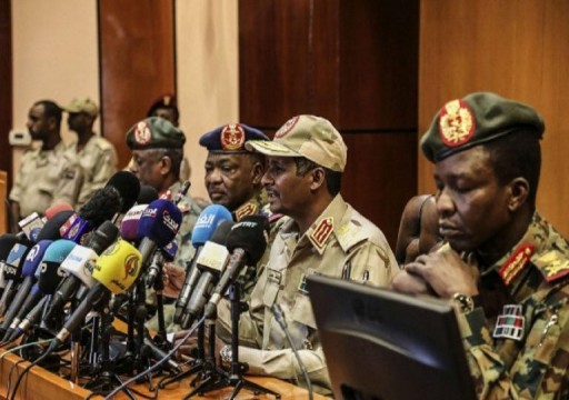 السودان.. المجلس العسكري يطلق سراح 3 من رموز نظام البشير