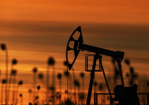 النفط يتعافى بعد هبوط للأسعار على مدى ثلاثة أيام ومخاوف الطلب تستمر