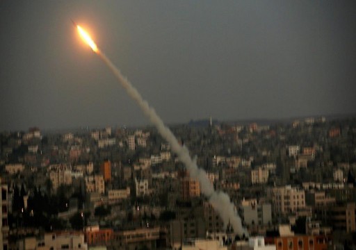 سقوط صاروخ أطلق من غزة قرب السياج الفاصل مع إسرائيل
