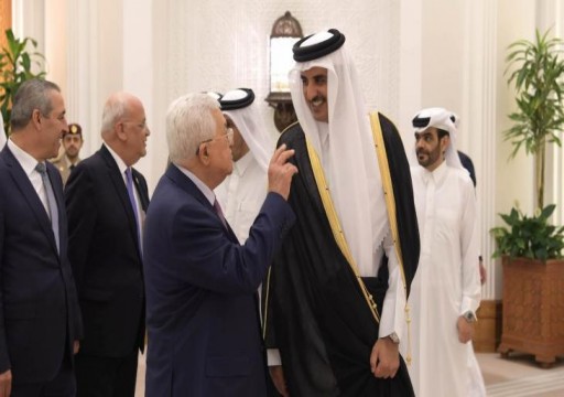 أمير قطر يبحث مع الرئيس الفلسطيني تعزيز العلاقات الثنائية