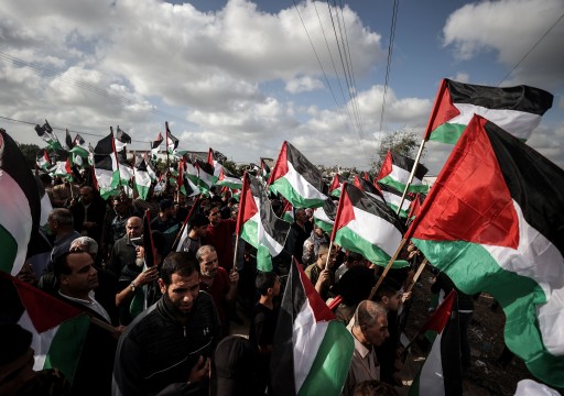 إصابة ثلاثة فلسطينيين باستهداف الاحتلال تظاهرة قرب السياج الفاصل بغزة