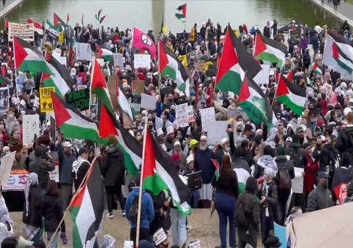 الآلاف يتظاهرون دعما للشعب الفلسطيني في العاصمة الأمريكية واشنطن
