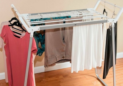 صحيفة إسبانية تكشف عن مخاطر لنشر الثياب داخل المنزل