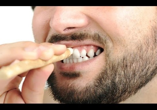 7 عادات يومية للحفاظ على بياض أسنانك