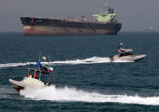إيران تعلن ضبط سفينة تحمل "وقوداً مهرباً" في الخليج